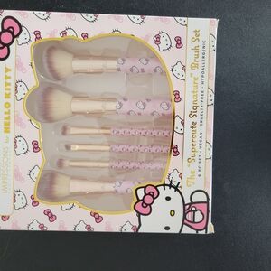 Hello Kitty Makeup Brush Set
